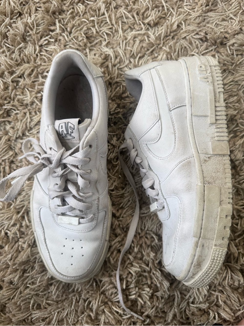 Nike Air Force 1 Pixel